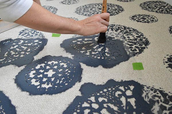 how to stencil a carpet